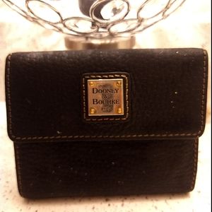 ⬇️ Dooney and Bourke Small Flip Black Wallet